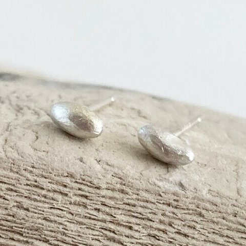 銀の米粒ピアス◇Silver Rice Grain Studs