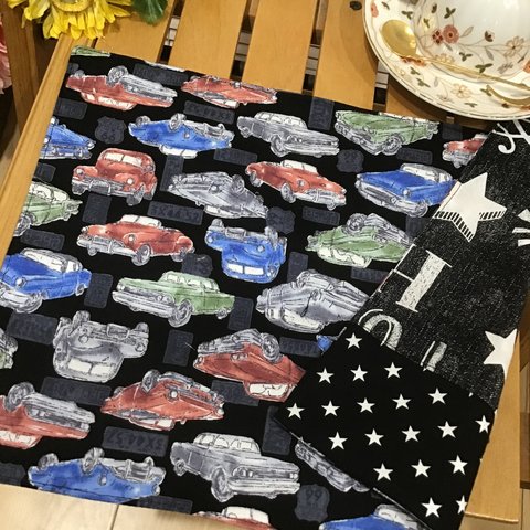 ⭐️本日のお買い得⭐️【再4】ブラック＆車❤️25×30⭐️25×35両面ランチョンマット小学校幼稚園⭐️お名前タグサービス⭐️