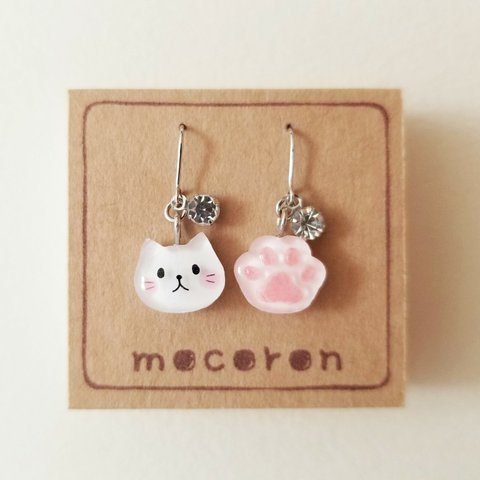 白猫さんとにくきゅう＊ピアス/イヤリング　プラバン レジン アクセサリー