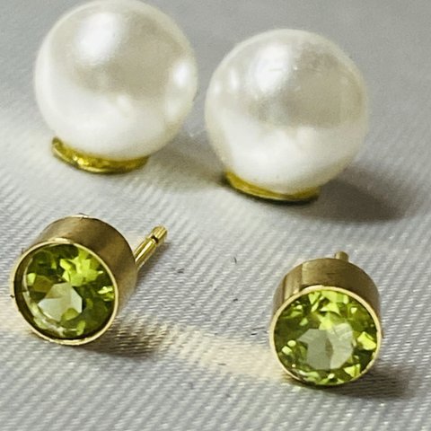 ピアス　シンプル　両面かわいい⭐︎ペリドット&パールピアス　