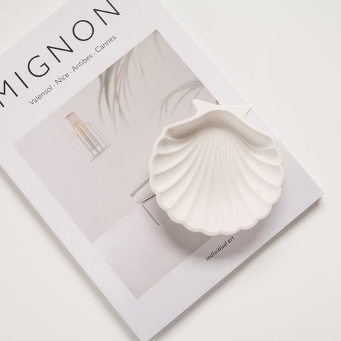 shell tray / white