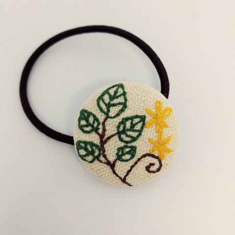 手刺繍ヘアゴム🌱⋆｡葉