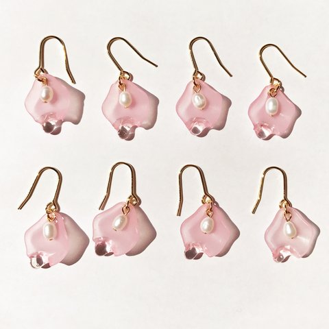 桜のしずくピアス