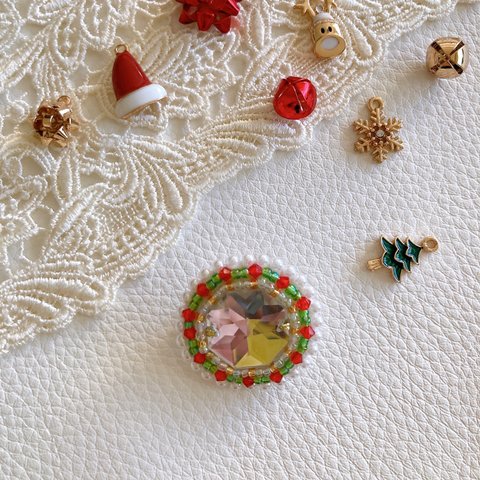 クリスマスブローチ　ビーズ刺繍　