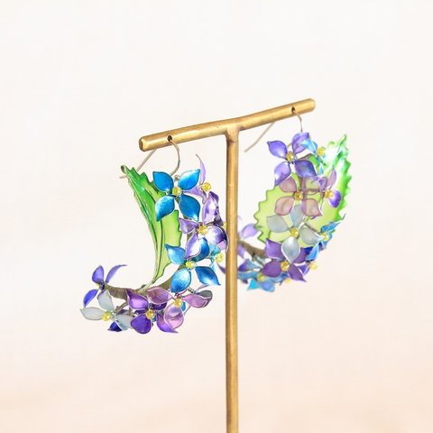 紫陽花フープピアス（中）パープル〜ブルーグラデーション