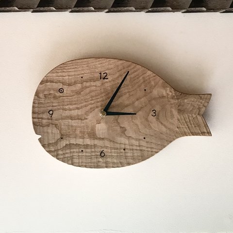受注制作　魚の壁掛け時計 L クリの木 栗