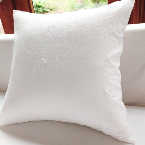 ホワイトコットン♪白い水玉刺繍のクッションカバー 45cm×45cm