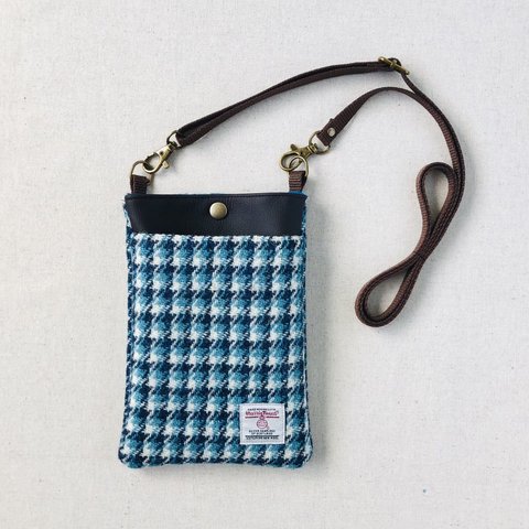 【受注製作】スマホショルダー＊ポケット2個・ショルダーひも付き＊ハリスツイード Harris Tweed 千鳥格子 ライトブルー