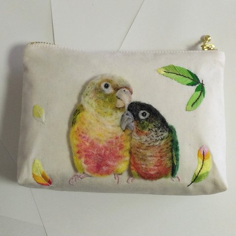 ペア💕ウロコインコ　羊毛フェルト刺繍＆刺繍  ファスナーポーチ 