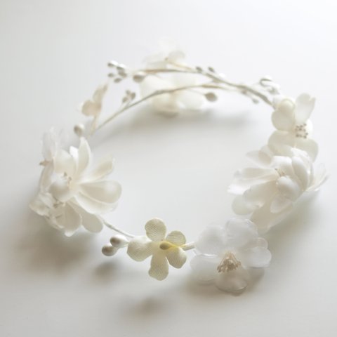 ふわふわ、白いお花のガーランド