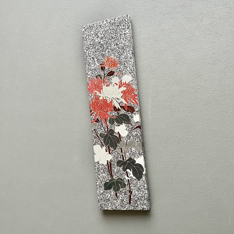  着物のファブリックパネル　モダンな菊花　サスティナブル  着物リメイク　インテリア  和　Kimono fabric panel interior 壁飾り　ギフト　冬 古民家　日本　土産　和モダン