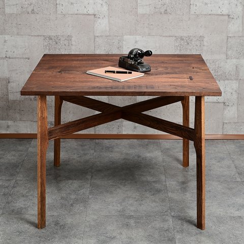 古材で作った四角テーブル　木材_天板：栗材（くり）／脚部：栗材（くり）