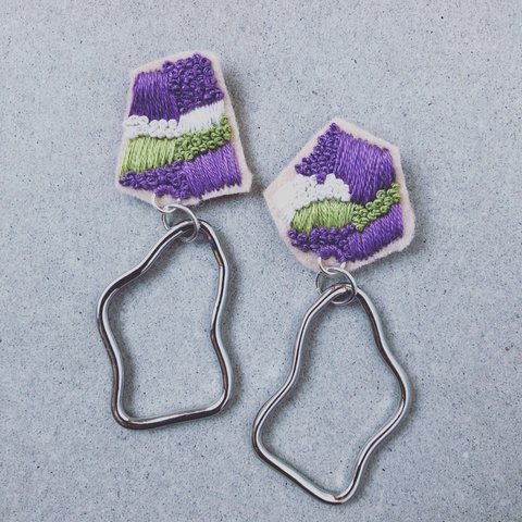 purple×silver刺繍ピアス