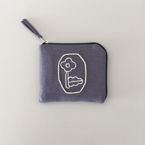 カメオ風ビーズ刺繍のリネンミニ財布