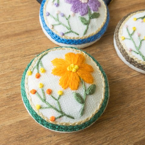 フレームのお花の手刺繍ブローチ・ヘアゴム①