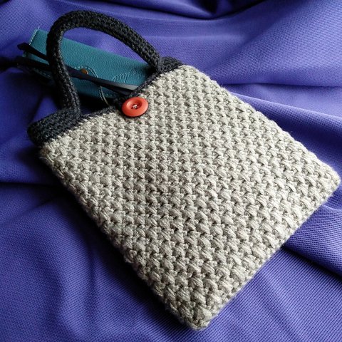 グレー毛糸だけの大人っぽい手編みミニバッグ（長方形）