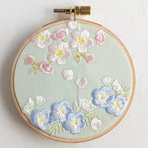 ミシン刺繍　刺繍フレーム　桜とネモフィラ