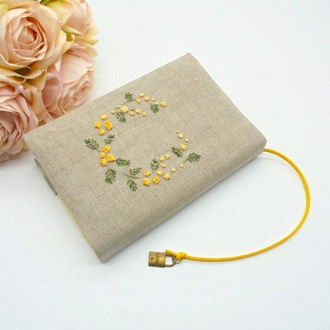 手刺繍  ミモザの花咲く文庫本カバー