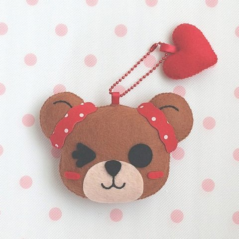 幸せのマスコット♡かわいい♡ぬいぐるみ♡フェルトのストラップキーホルダー♡ストロベリーレッド♡くまのピープ🐻【受注制作】