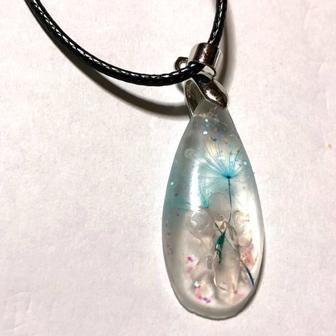 綿毛(青) レジン ネックレス