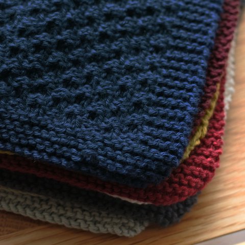 knit handkerchief mini 手編みのハンカチ ミニ / navy
