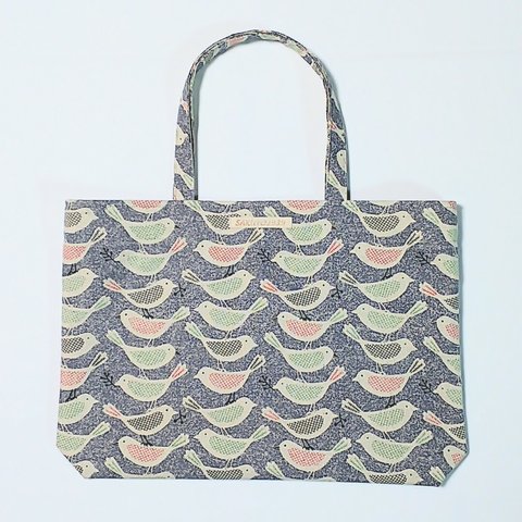 (グレー色) 優しい感じの癒しの鳥たち🐤🐤 のA4ファイルがちょうど入るbag○スクールバッグ