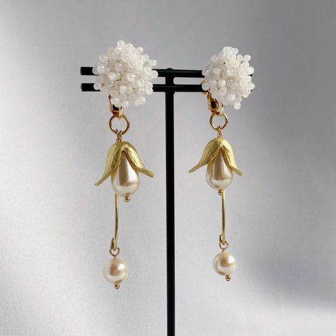  Volumey beads pearl Earring