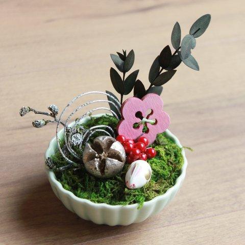 ウサギさんの新春ミニチュア・ガーデン（兎・薄緑器・苔庭）