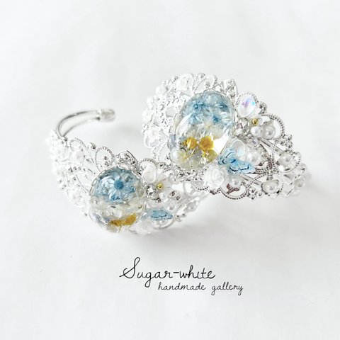 🩶 Silver color collection 〜for Alice. ✵ アリスのために。水中花のように瑞々しいドライフラワーバングル  フリーサイズ  