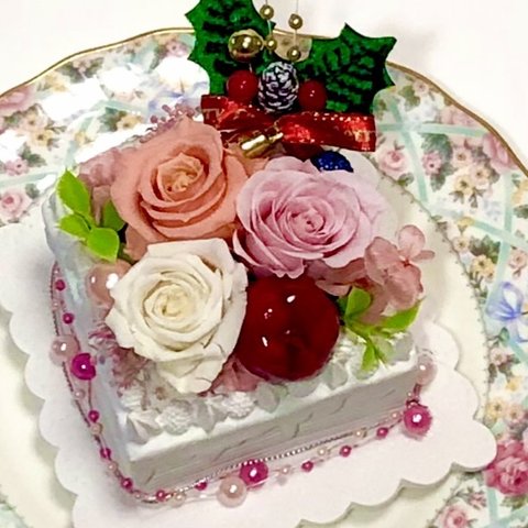 クリスマスケーキアレンジメント　プリザーブドフラワー