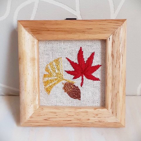 刺繍フレーム🍁紅葉　もみじ　秋　壁飾り インテリア雑貨 ハンドメイド