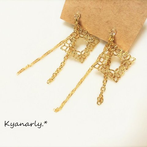 ＊花柄＊スクエアピアス/イヤリング.*