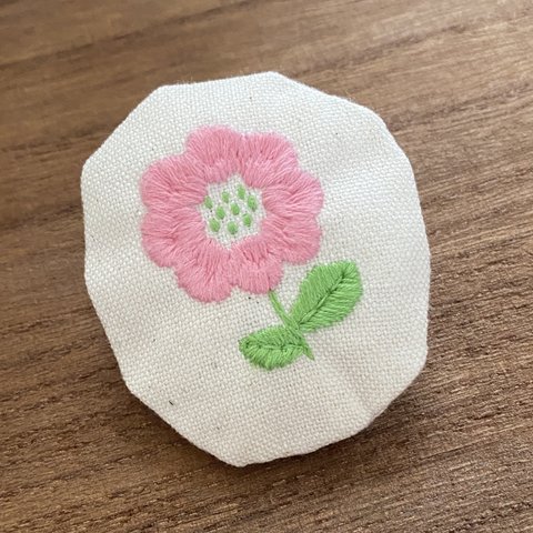 ピンク お花 刺繍 ブローチ 