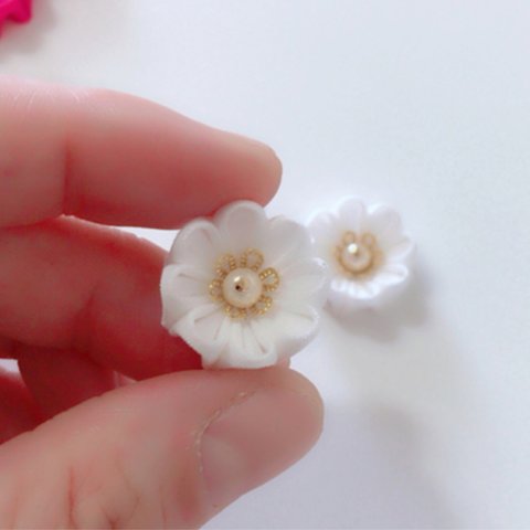 つまみ細工 小花 アクセサリー 白色