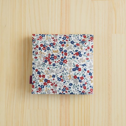  サニタリーケース＊サニタリーポーチ＊small floral pattern