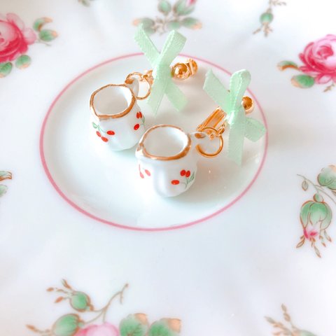 耳元でお茶会イヤリング🍒さくらんぼ金彩×ミントグリーン🎀