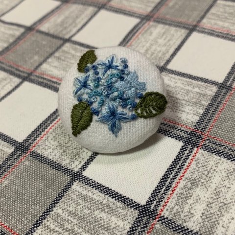 刺繍ヘアゴムor刺繍ブローチ 紫陽花