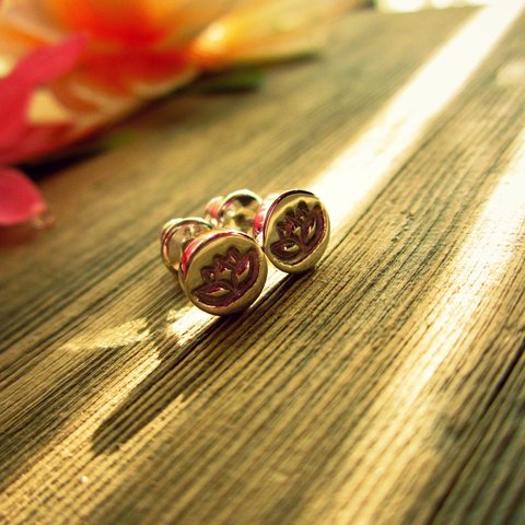 "Silver Studs Pierce" ~Lotus~