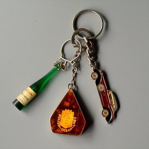 ヨーロッパから ヴィンテージキーホルダー 3個セット ドイツ フランス アメリカなどから Vintage keychain アンティーク_240313 ig3831_3