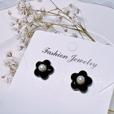 NEW🌼デイジーパール⚫︎BLACKピアス🌼࿐1セット✴︎