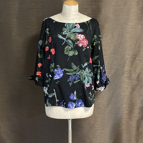 ロマンチックシリーズ 柔らか花柄シャツ 黒