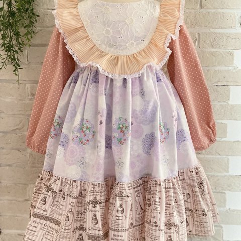 子供服　レース＆ストライプのフリルたっぷりワンピースドレス  後ろ大きめリボン　パープル系　110サイズ　女の子服