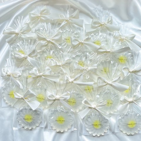 【石鹸ｵｰﾀﾞｰﾒｲﾄﾞ 20個〜】名入れギフト石鹸　マーガレット（花型）ソープ