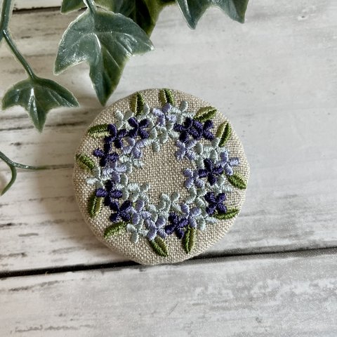 【刺繍】水色と紫の小花のリース　