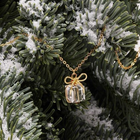 「Present」　ネックレス　14Kgf　クリスタル　水晶　クリスマス