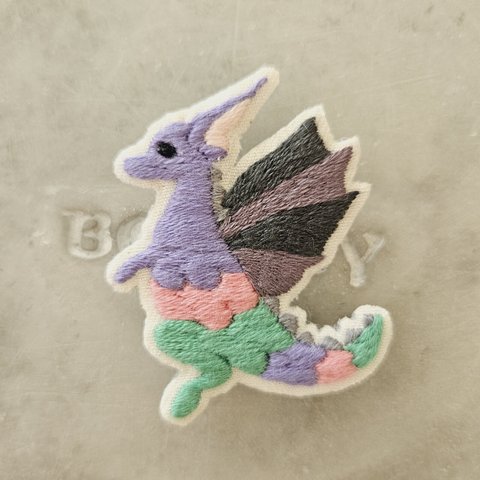 ドラゴン刺繍ブローチ(カラフル)【受注製作】
