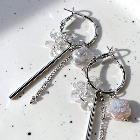  ＊ フラワー 淡水パール フープピアス ＊ 花 天然素材 ガラス ビーズ リング ロング 揺れる シルバー アクセサリー ハンドメイド おしゃれ かわいい 大人可愛い 金属アレルギー可 brume