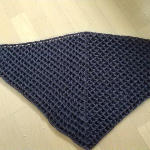 ワッフル編みの三角ショール