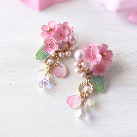 桜しゃらりん*ピアス／イヤリング　(ピンク、花、和装、ギフト)