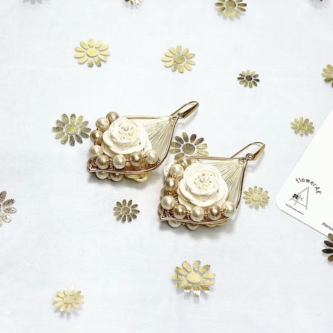 White flower&White leaf pierce earrings/ピアス